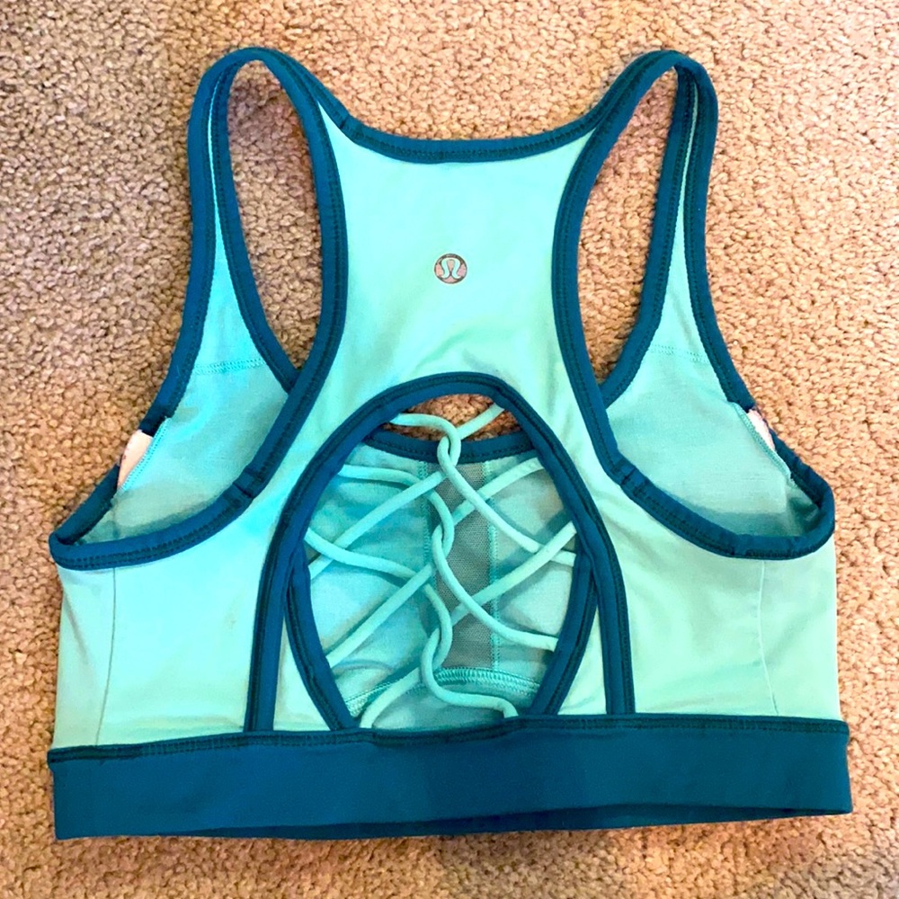 Lululemon sports bra